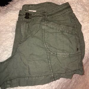 Army green cargo shorts MAURICES SIZE 5/6